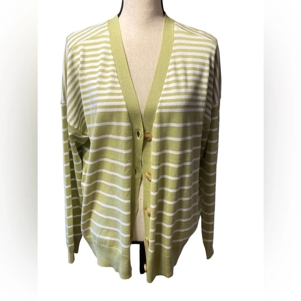 Lightweight button down sweater by Cyrus​
